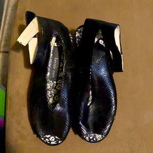 Bernie mev black open toe wedges